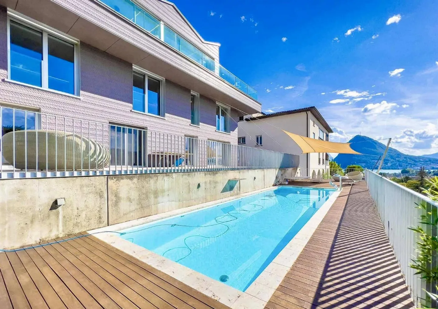 Villa moderna 65 con terrazza panoramica - Foto 3 di 13