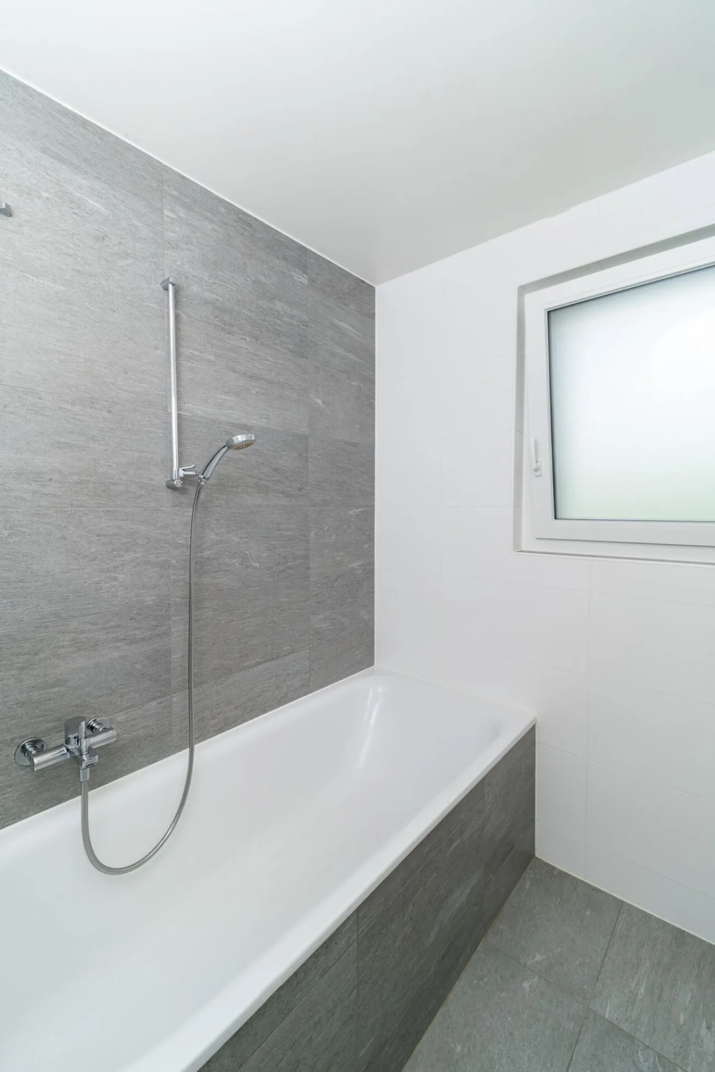 Bright 4.5-room apartment in Bottens - Photo 4 of 10