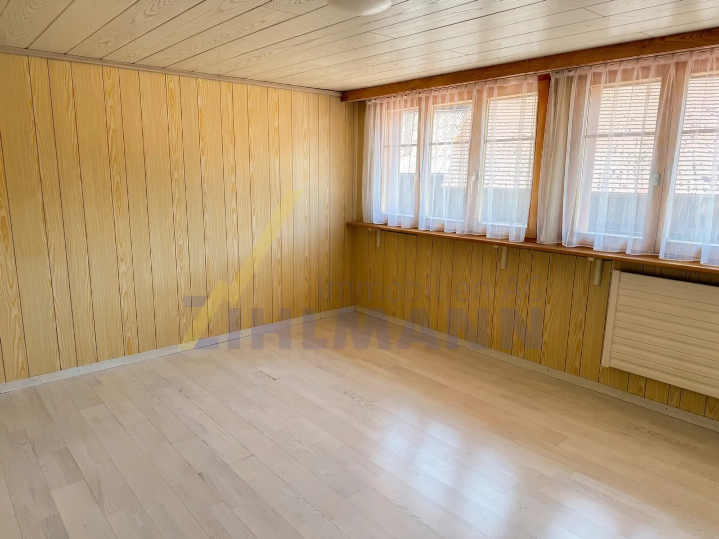 Residential part with 4.5 rooms - Photo 4 of 10
