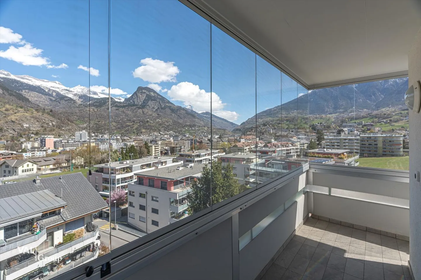 Ampio appartamento di 5,5 stanze con vista panoramica - Foto 11 di 13