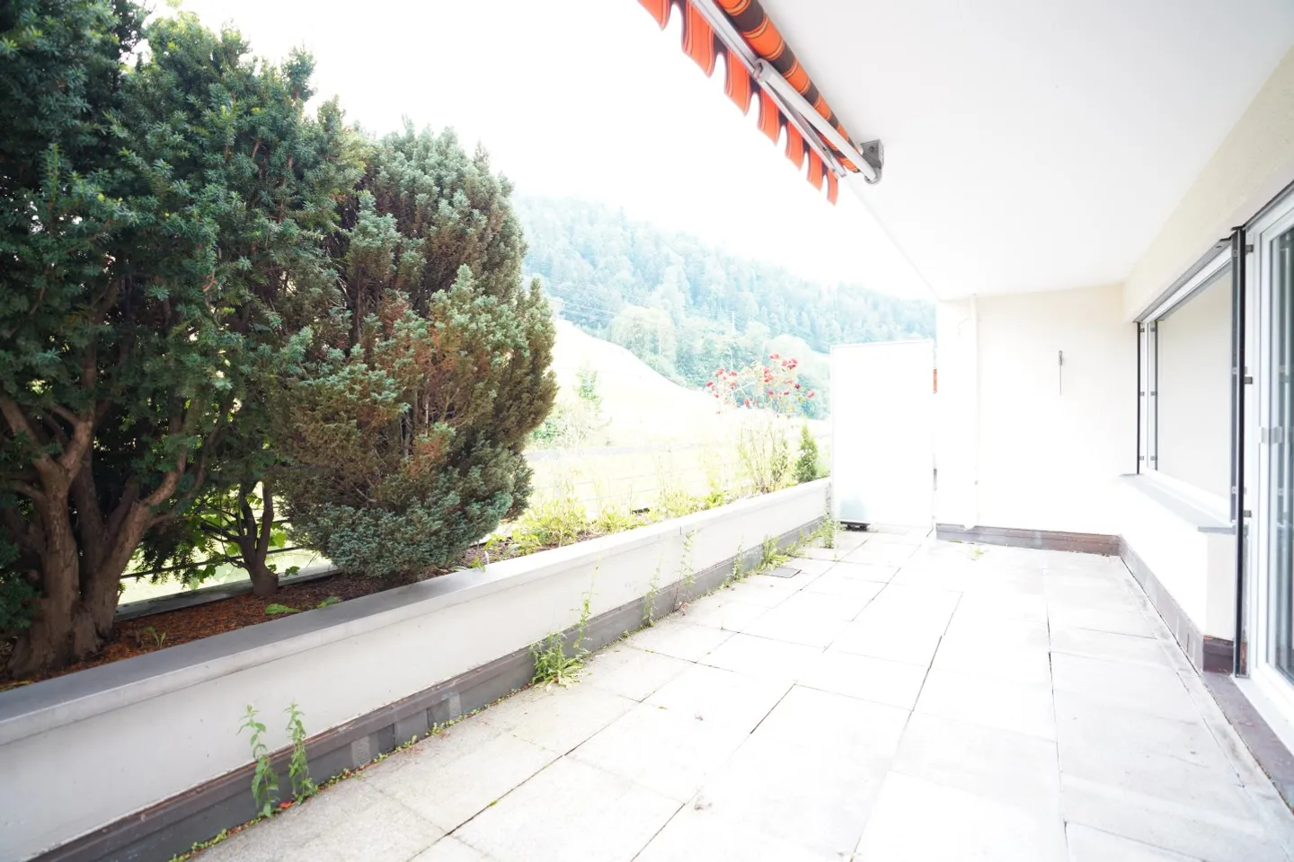 Propriété d'investissement Maison de 6 familles avec garage de stationnement pour camions - Photo 4 sur 10