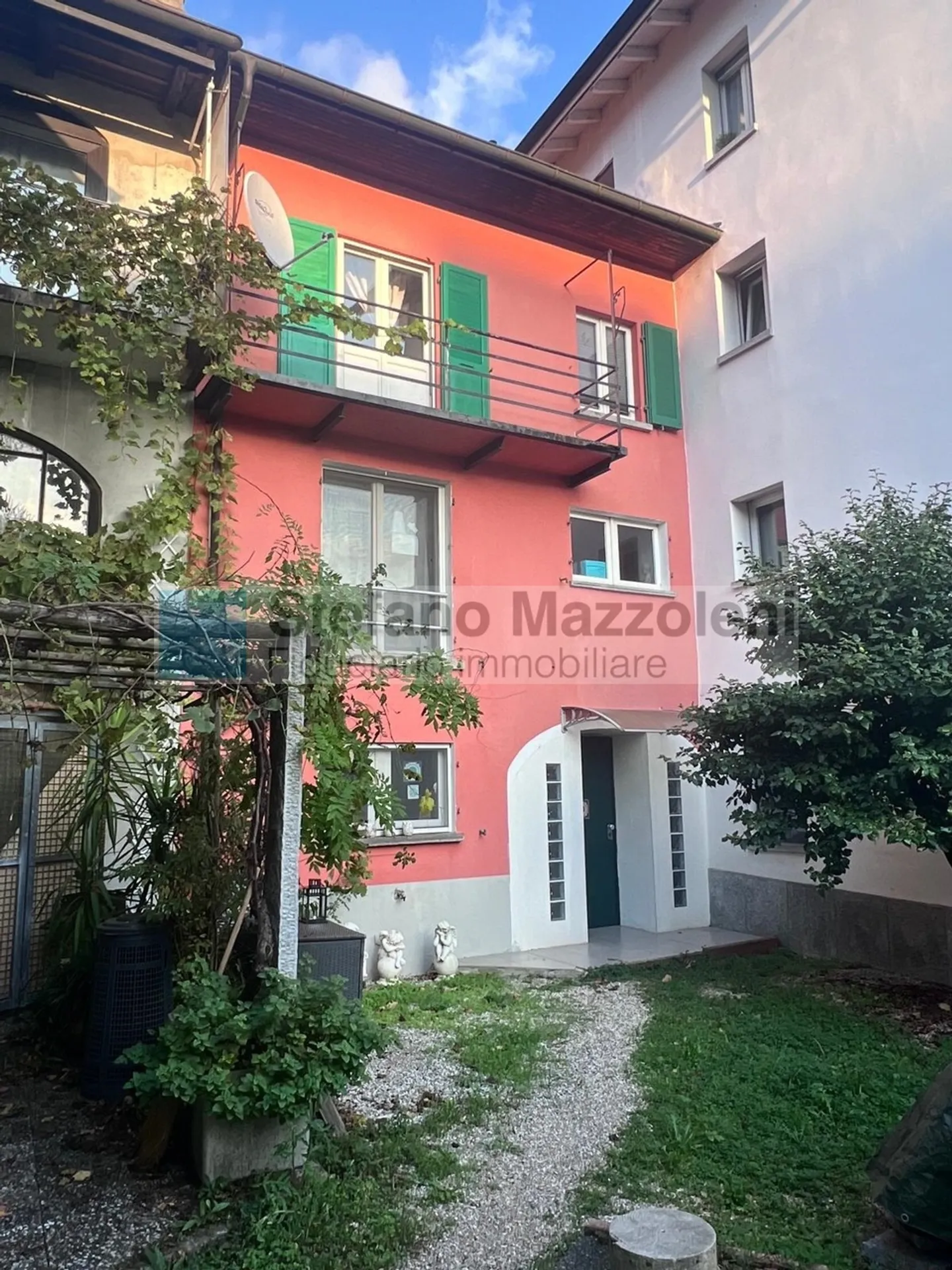 Ticinese Cottage Secondary Residence between Nature and Comfort - Photo 1 of 14