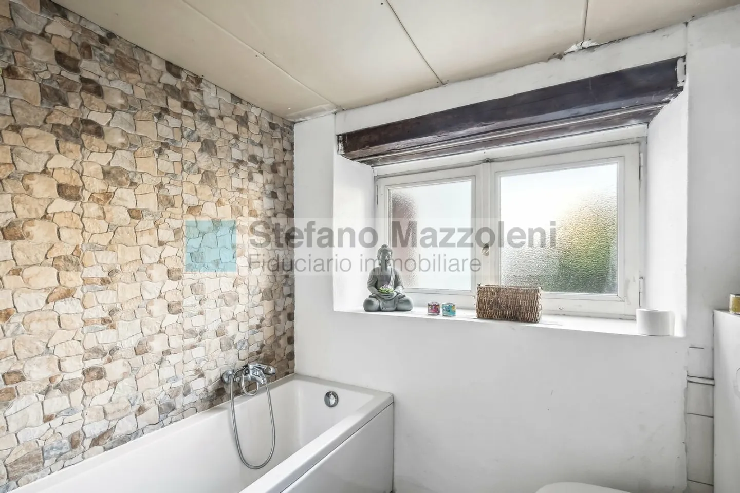 Ticinese Cottage Secondary Residence between Nature and Comfort - Photo 5 of 14