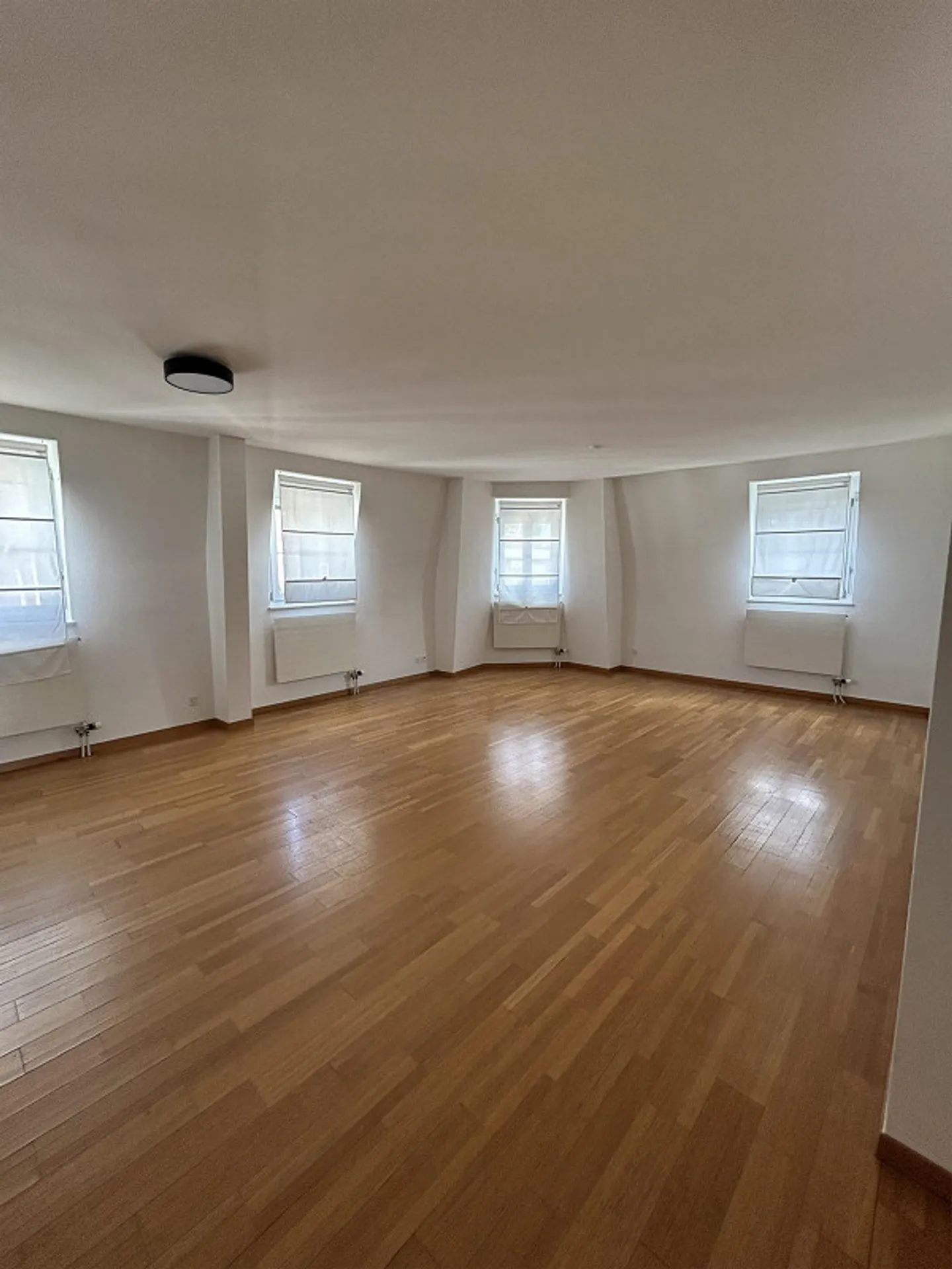 3.5 room apartment with large balcony - Photo 1 of 11