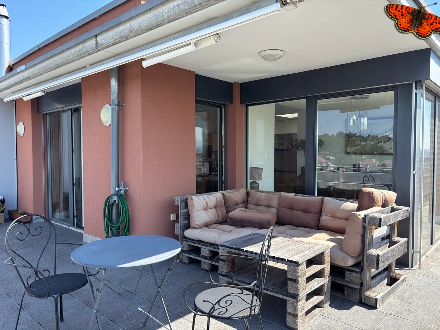 Charmante Wohnung mit Terrasse - Foto 2 von 13