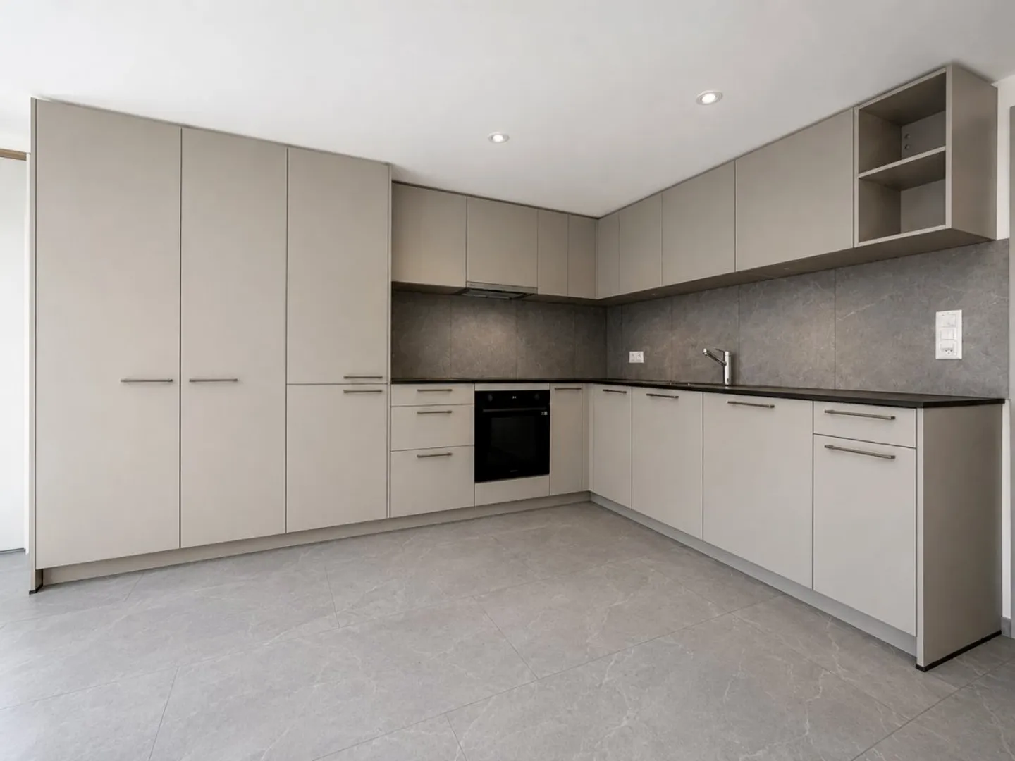 Modern Ground-Floor Apartment - Photo 1 of 4