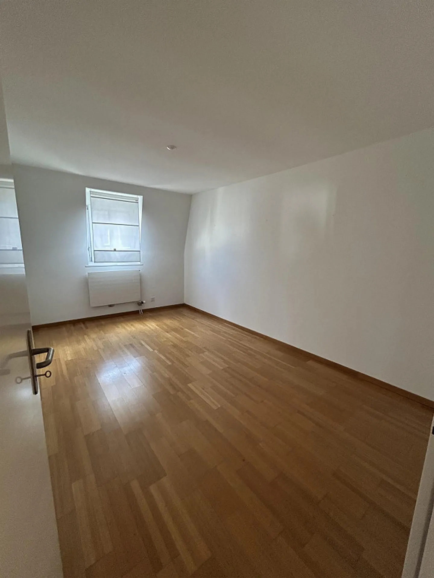 3.5 room apartment with large balcony - Photo 6 of 11