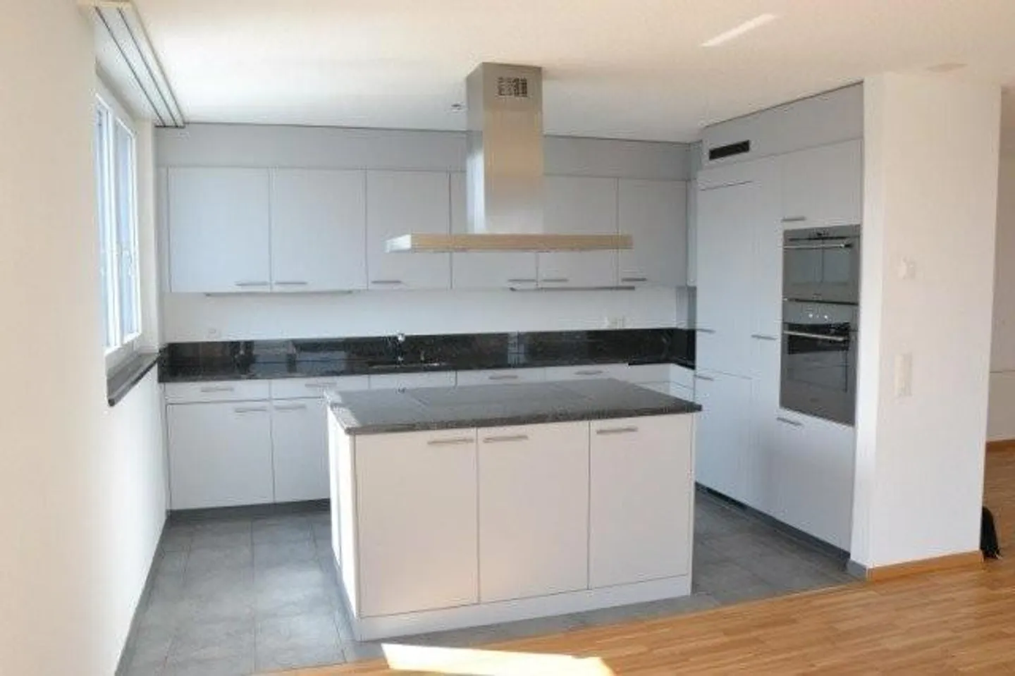 Attico soleggiato con grande terrazza e vista sul lago di Costanza - Foto 4 di 9