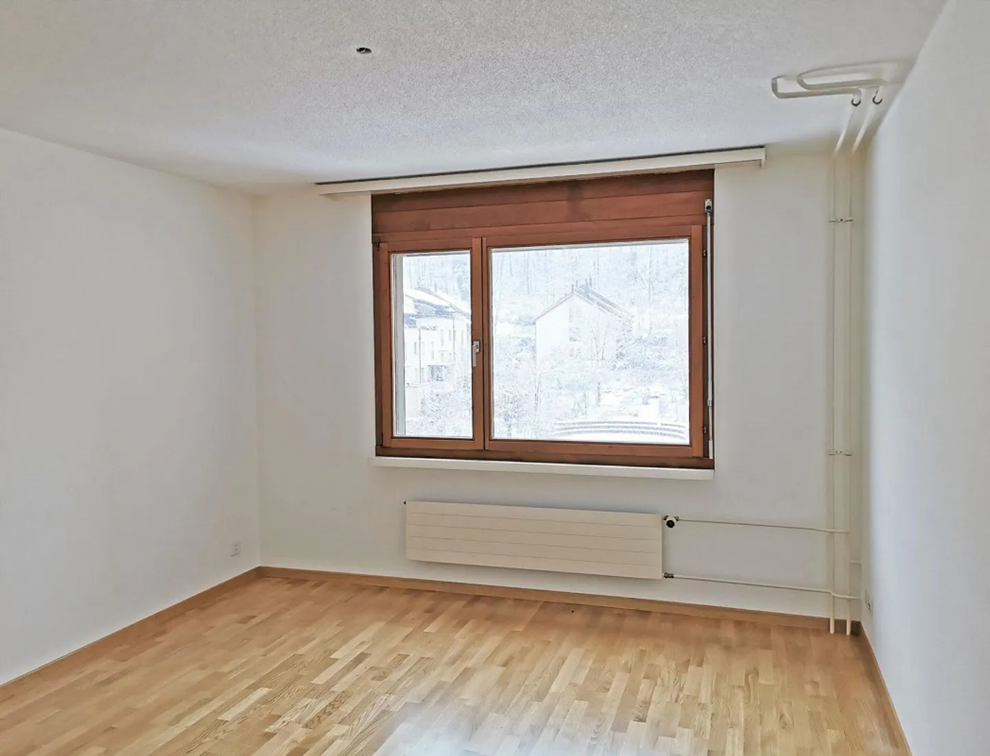 Cozy 2.5-Room Apartment - Photo 4 of 9