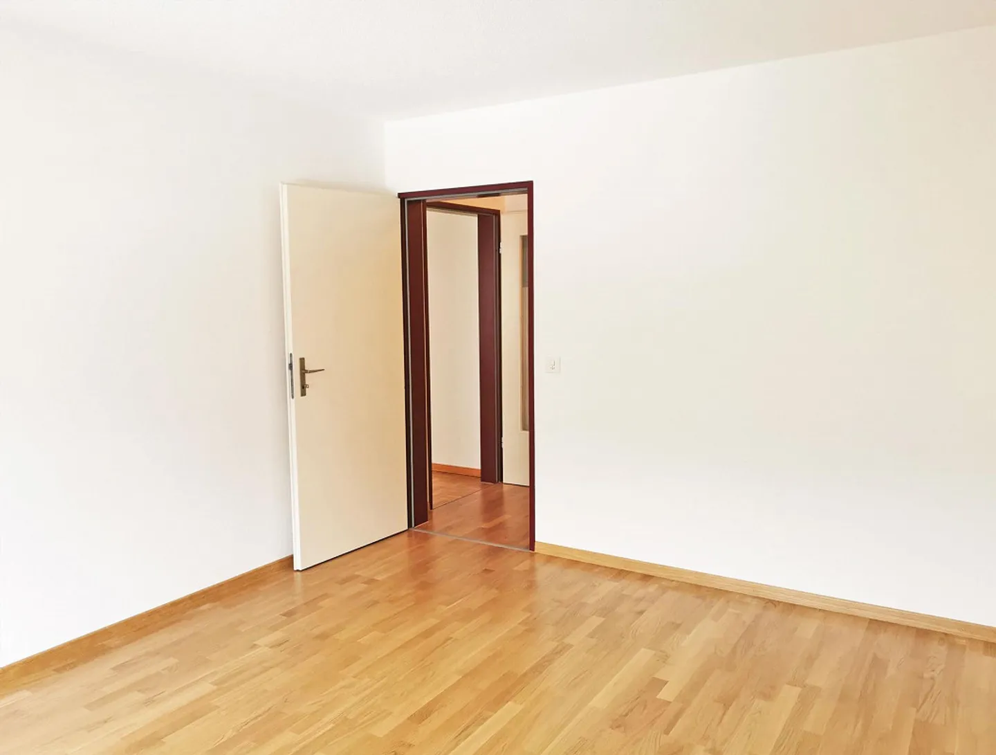 Cozy 2.5-Room Apartment - Photo 5 of 9