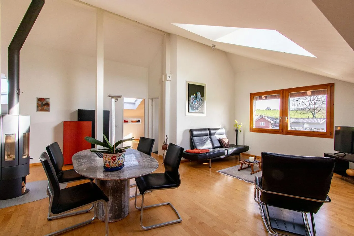 Ampio appartamento mansardato a Kerzers - Foto 4 di 11