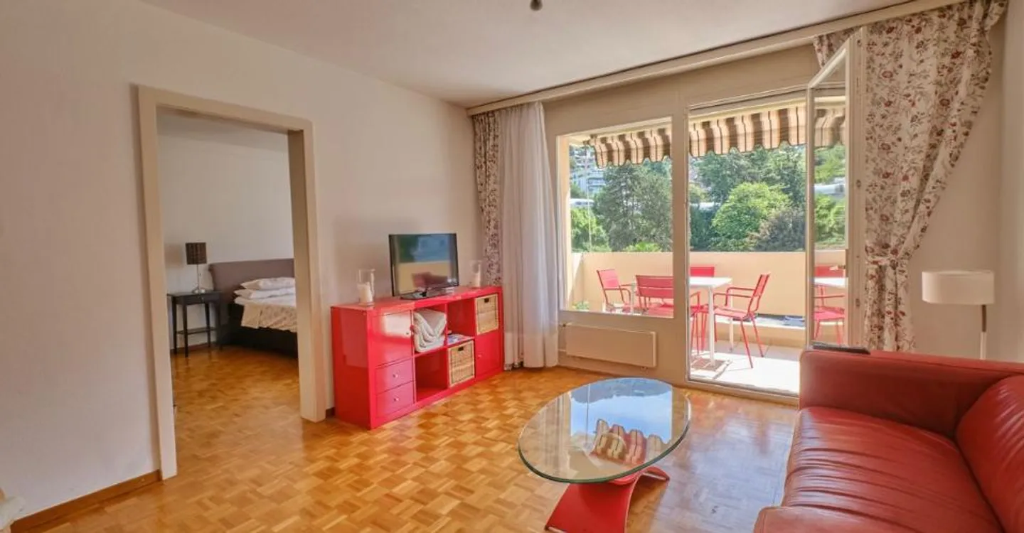 Appartement spacieux avec vue sur le lac - Photo 2 sur 8