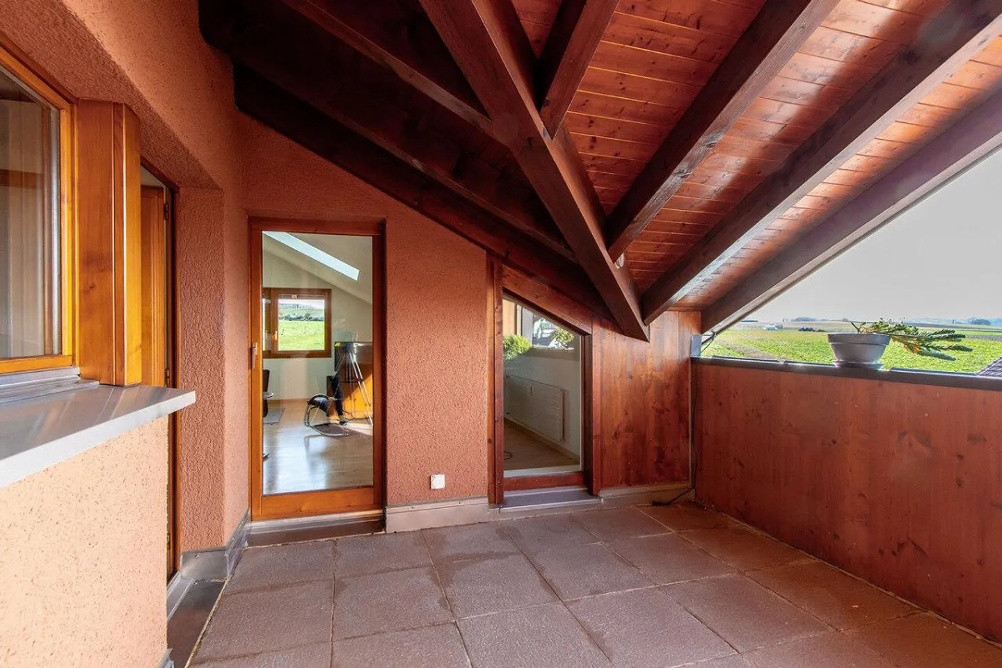 Ampio appartamento mansardato a Kerzers - Foto 9 di 11