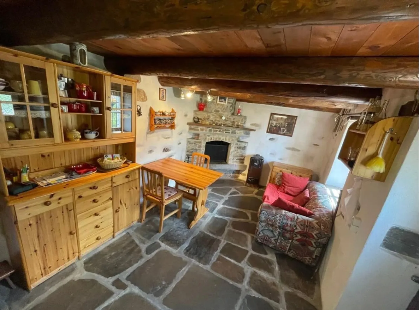 Rustico fascinant avec 2,5 chambres à Indemini avec vue panoramique sur la vallée - Photo 1 sur 11