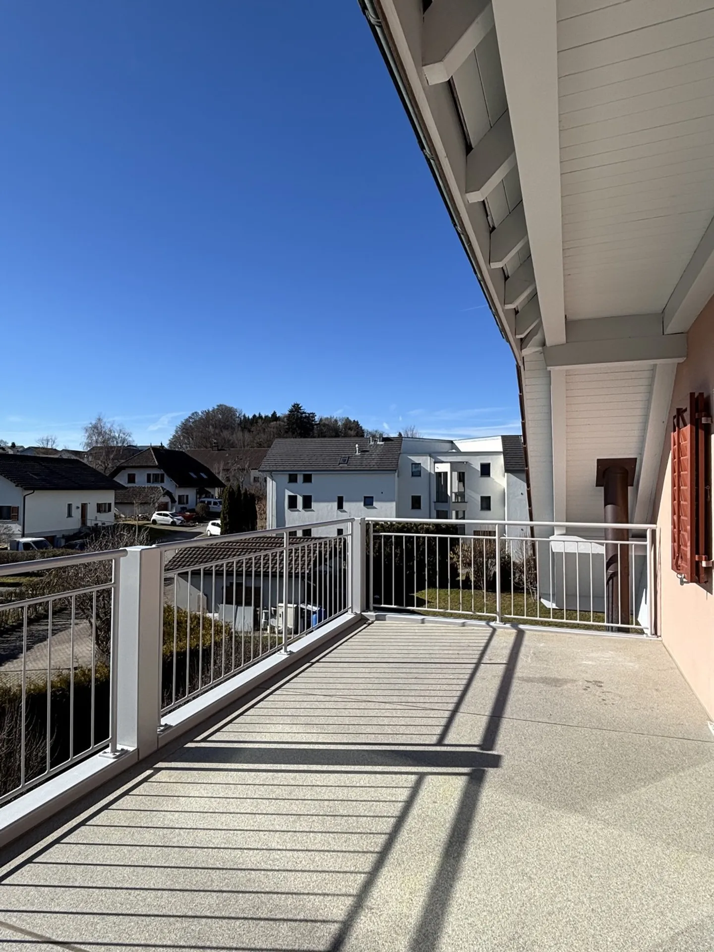 Appartement sous les combles lumineux - Photo 5 sur 9