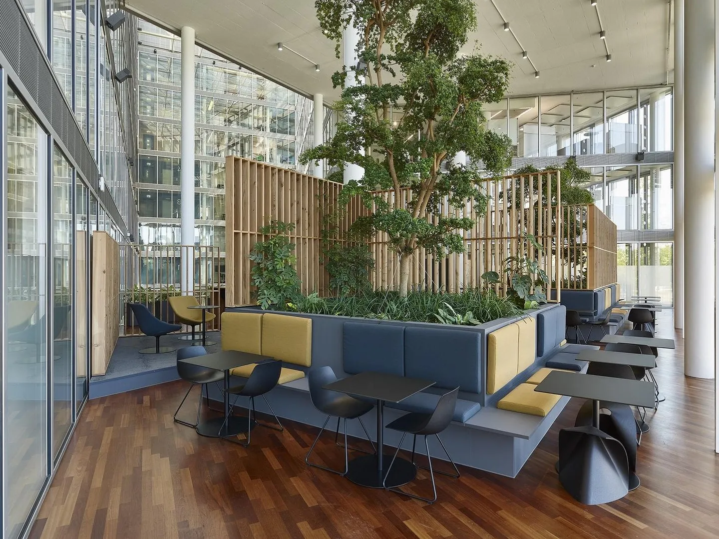 Ufficio moderno completamente sviluppato in una posizione eccellente - Foto 9 di 13