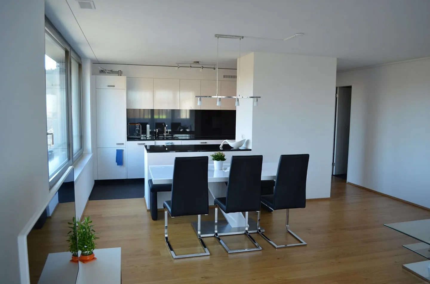 La tua nuova casa - moderna e vicino alla stazione di Stettbach - Foto 3 di 5