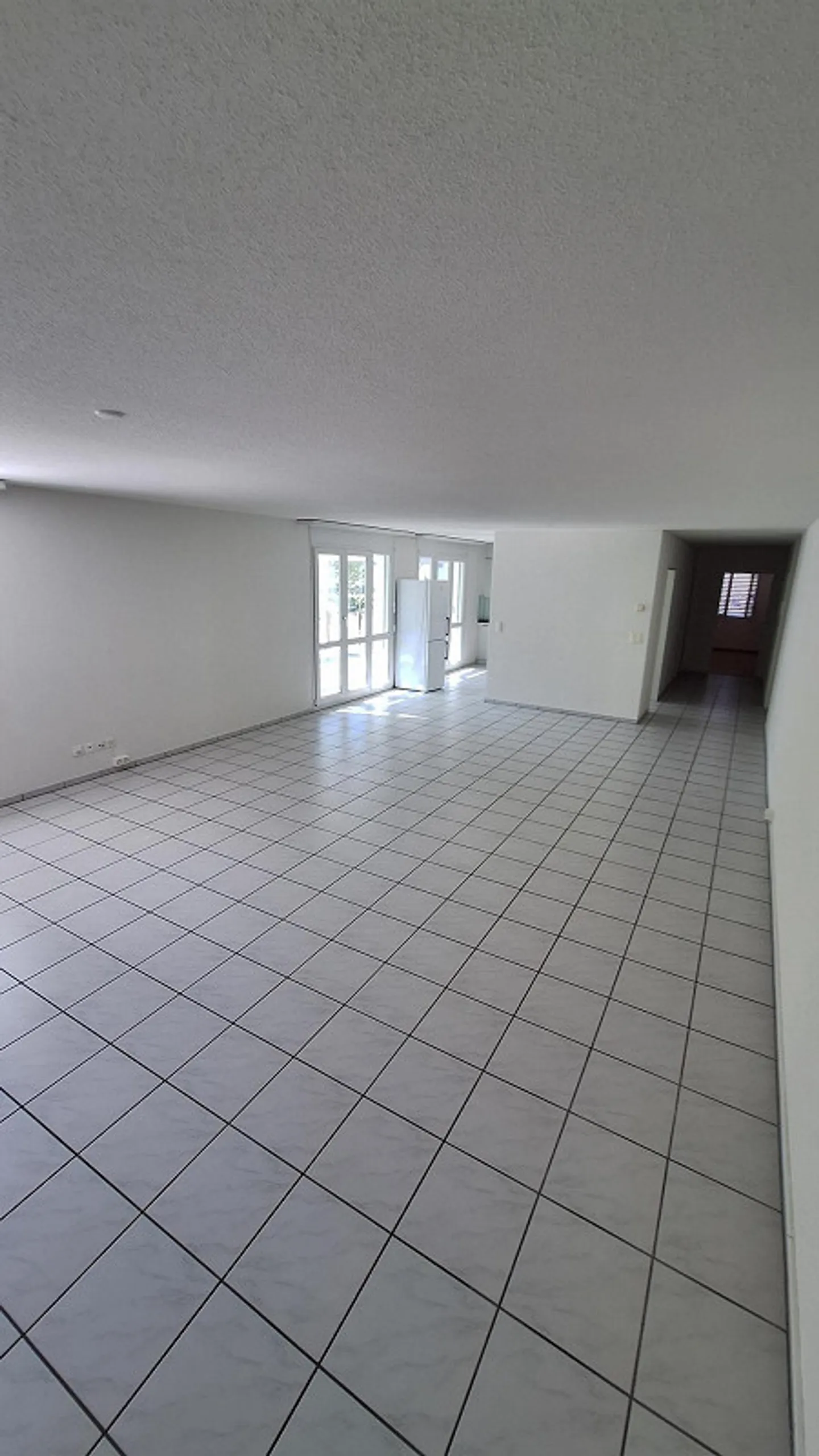 Belle appartement de jardin 4.5 pièces au cœur de Wetzikon - Photo 2 sur 12