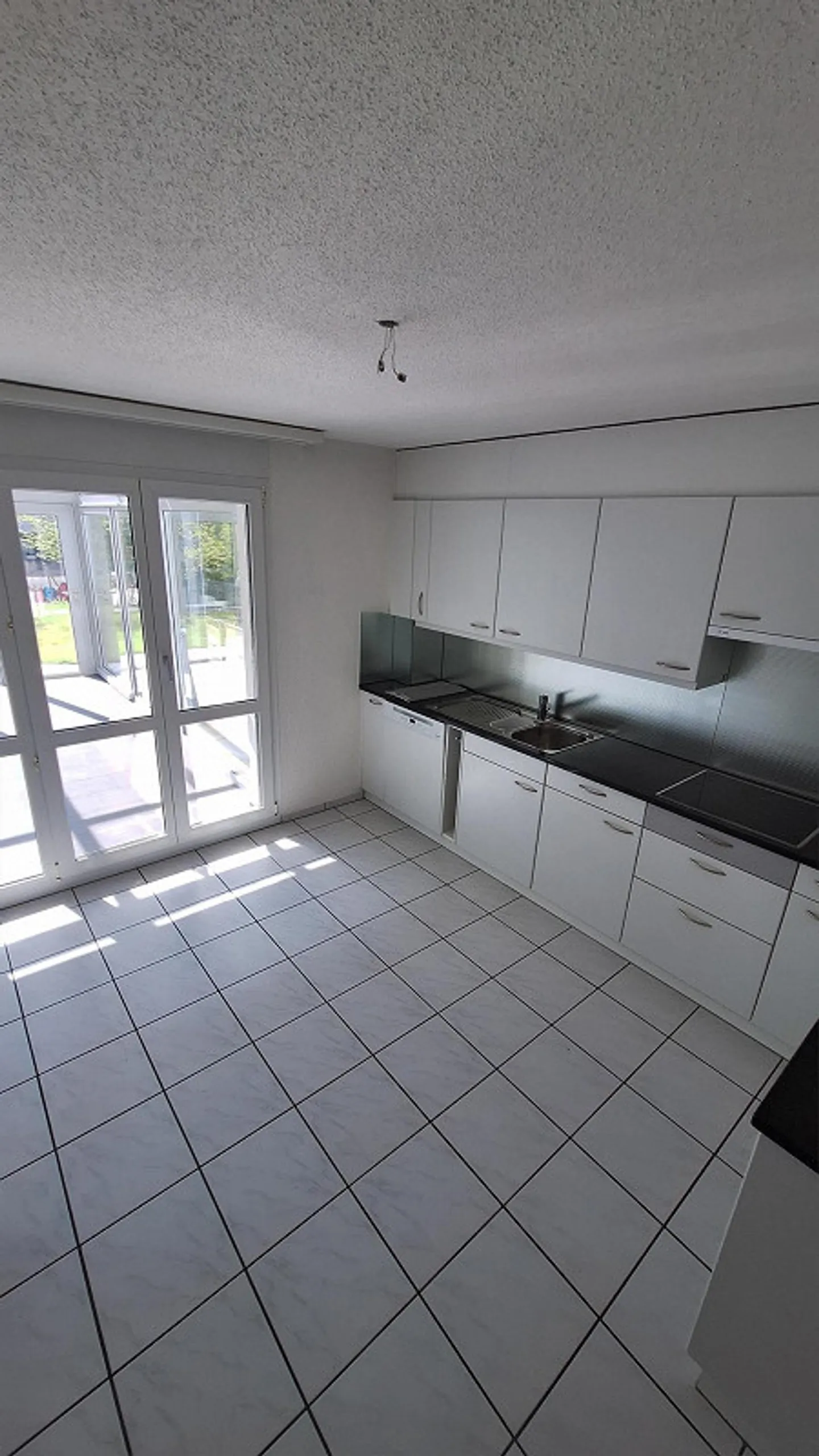 Belle appartement de jardin 4.5 pièces au cœur de Wetzikon - Photo 3 sur 12