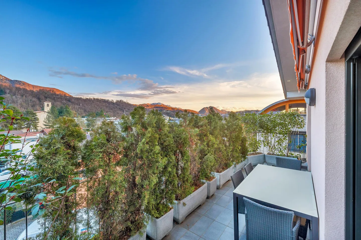 Attic 85 Local - Photo 2 of 10