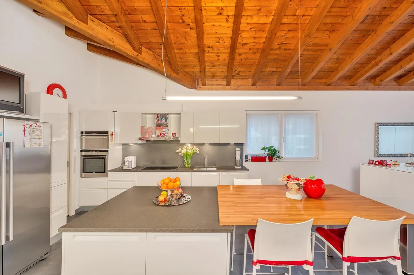 Attic 85 Local - Photo 4 of 10