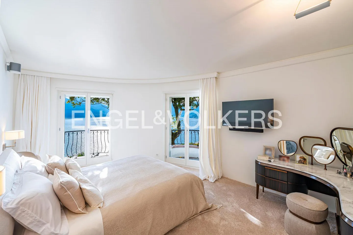 Villa esclusiva, ristrutturata con materiali di alta qualità, con vista - Foto 8 di 13