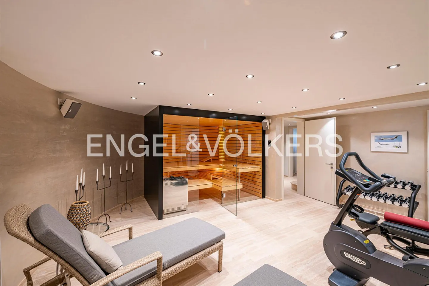 Villa esclusiva, ristrutturata con materiali di alta qualità, con vista - Foto 10 di 13