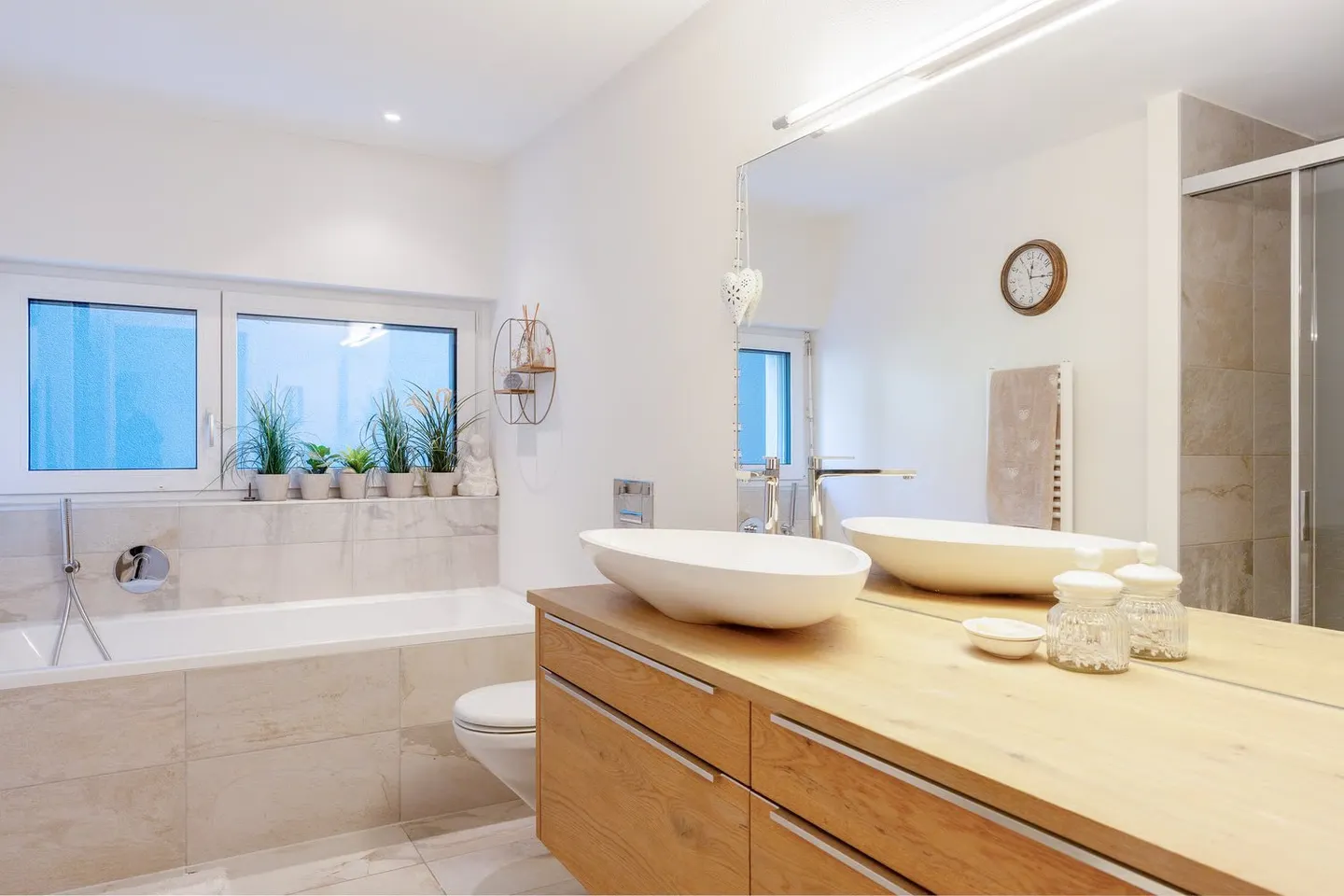 Appartement moderne de 4,5 pièces dans le Rosenpark Rüfenacht - Photo 13 sur 17
