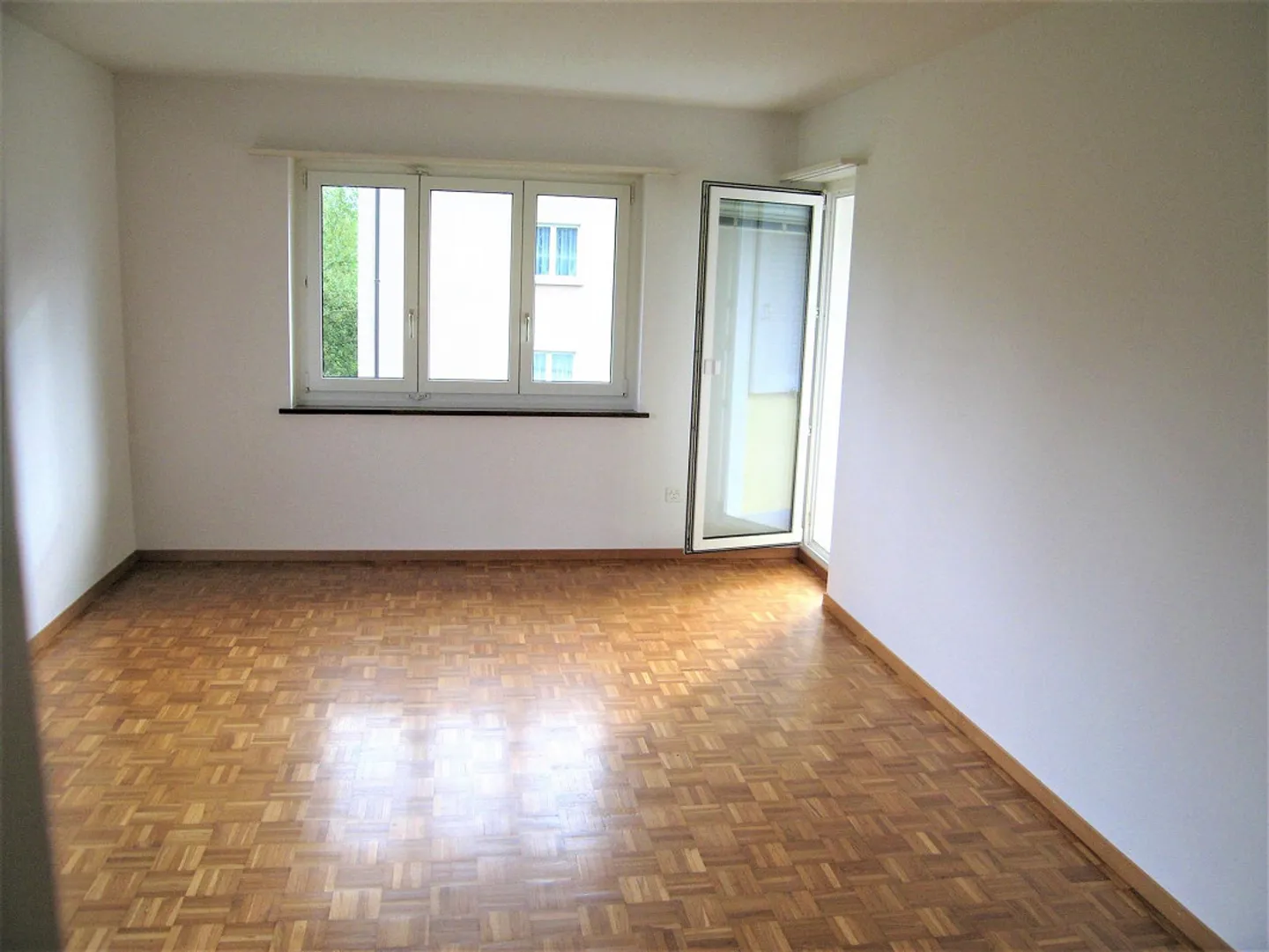 Appartement attrayant avec vue panoramique et balcon ensoleillé - Photo 2 sur 12