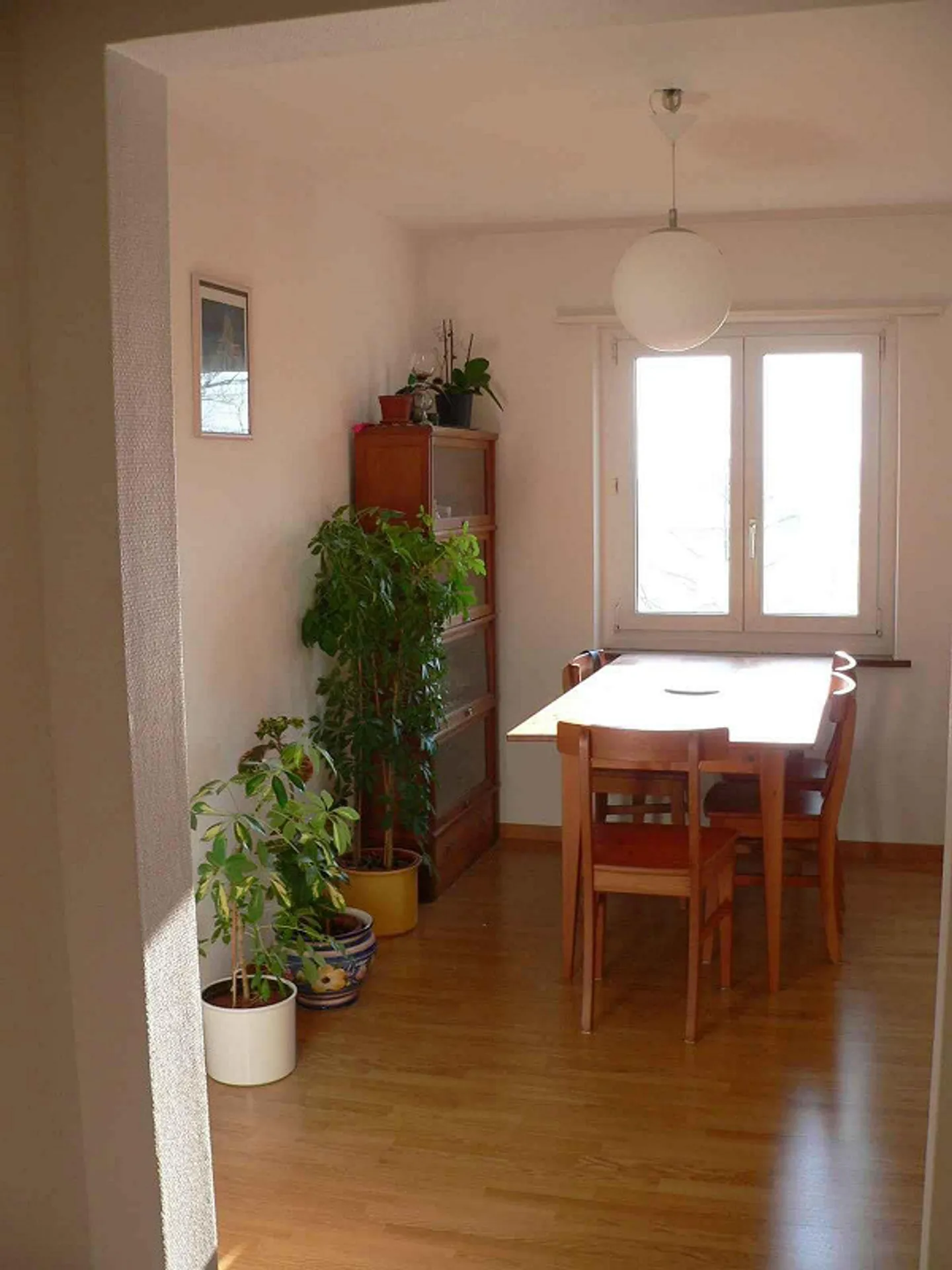 Appartement attrayant avec vue panoramique et balcon ensoleillé - Photo 8 sur 12