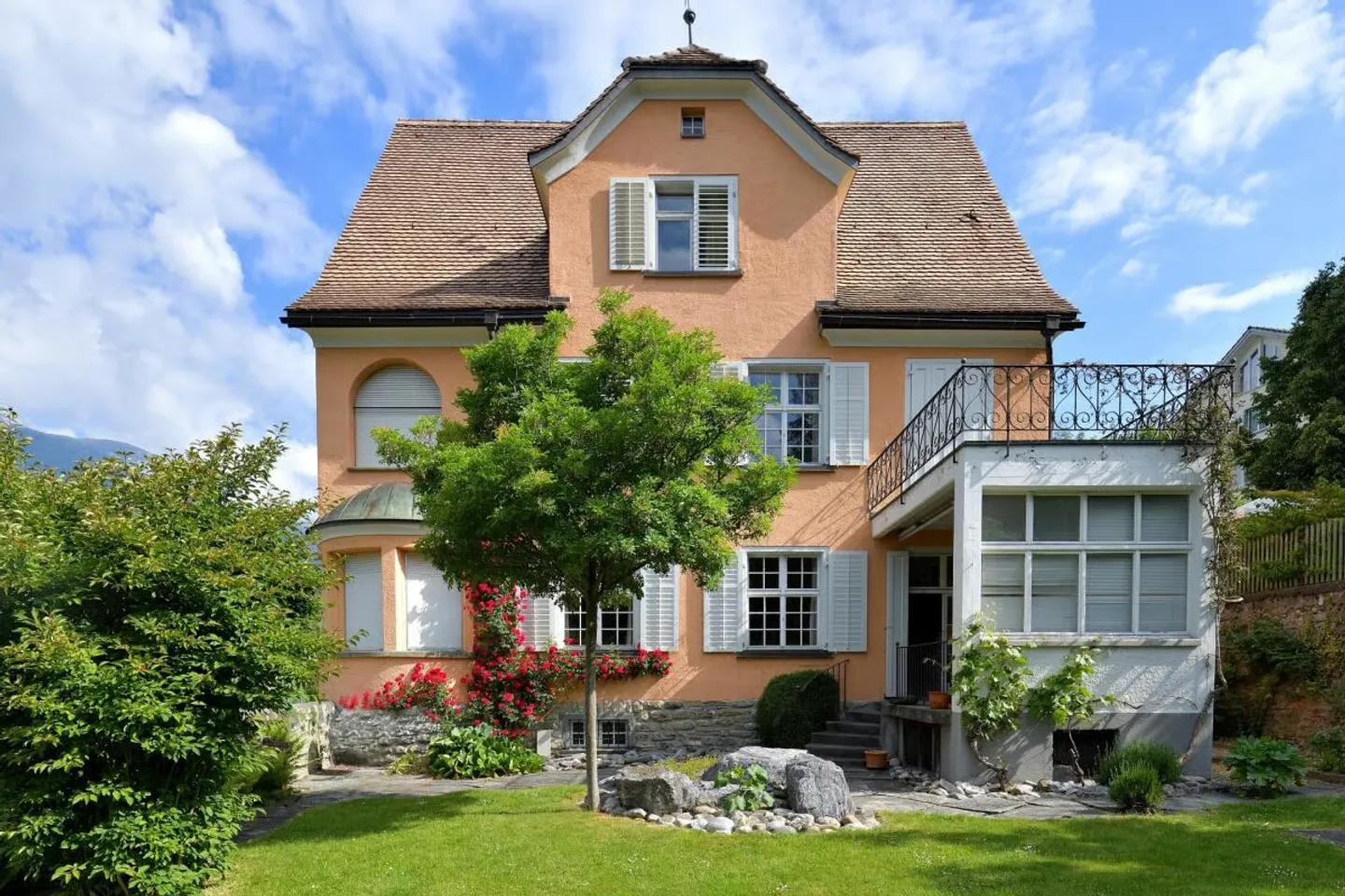 Haus Guanella - Historic Villa by Schäfer & Risch in a prime location in the Loequartier in Chur - Photo 1 of 10
