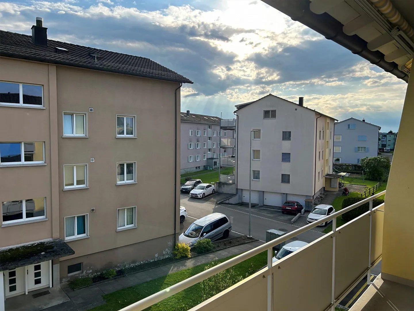 Appartement attrayant avec vue panoramique et balcon ensoleillé - Photo 11 sur 12