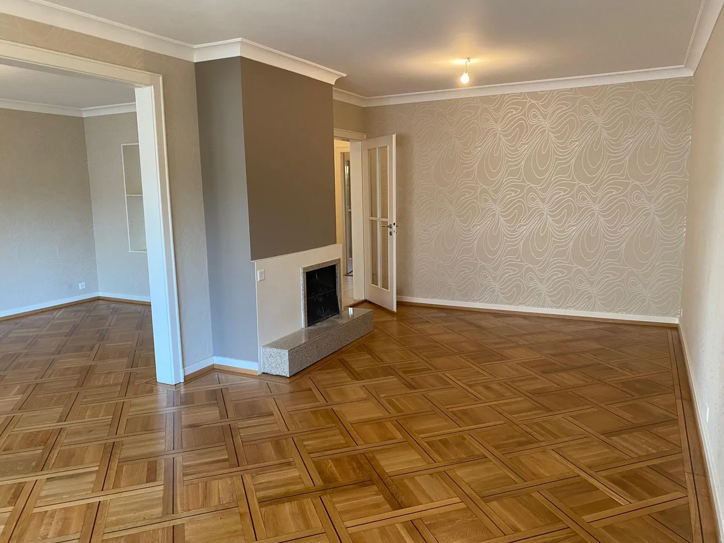 Appartamento di 5 locali al piano terra, idealmente situato nel centro di Pully - Foto 1 di 9