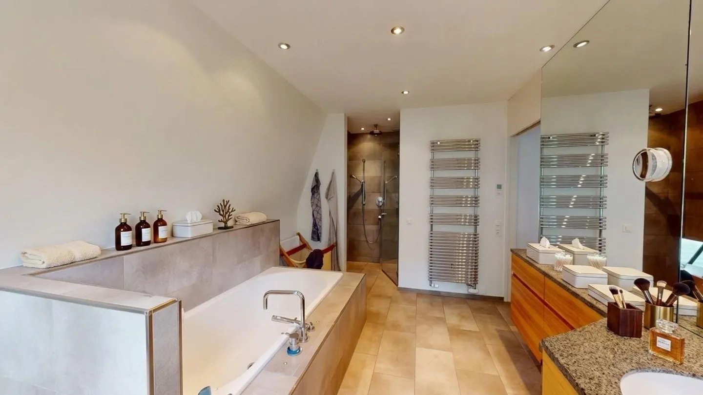 10 Zimmer Villa mit Pool in ruhiger Lage von Binningen - Photo 6 sur 13