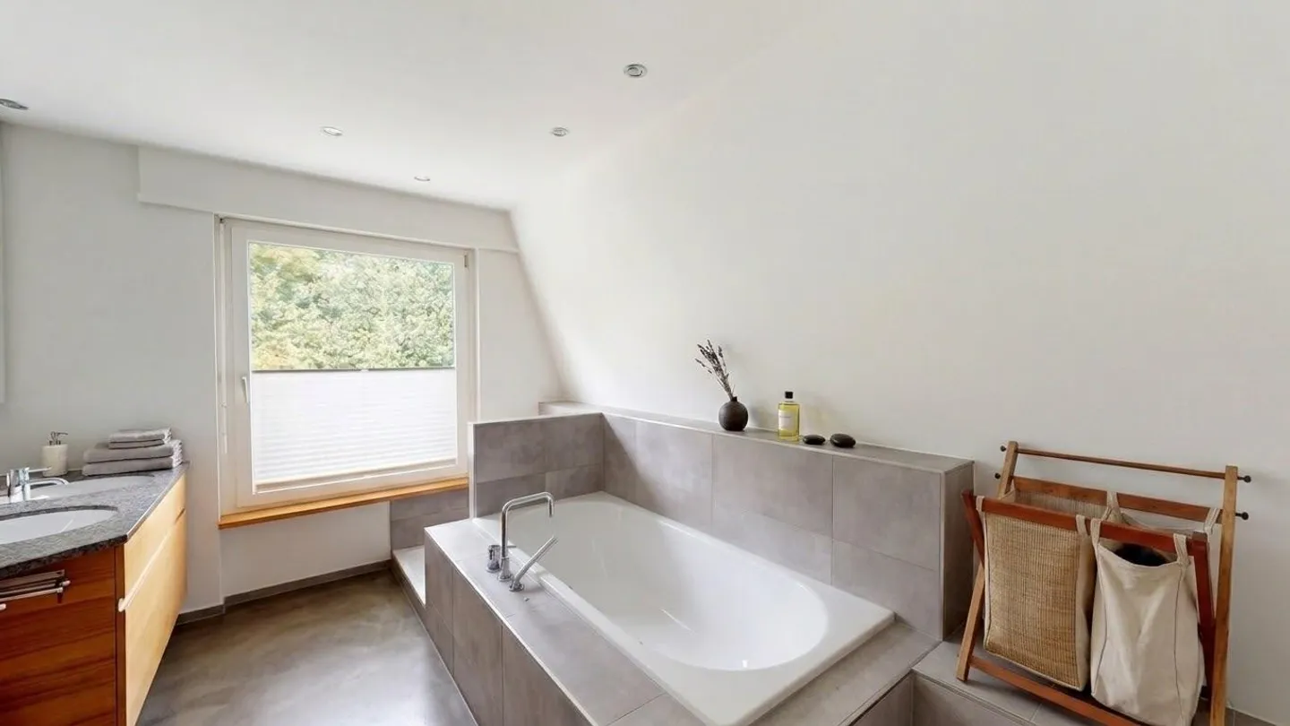 10 Zimmer Villa mit Pool in ruhiger Lage von Binningen - Photo 7 sur 13