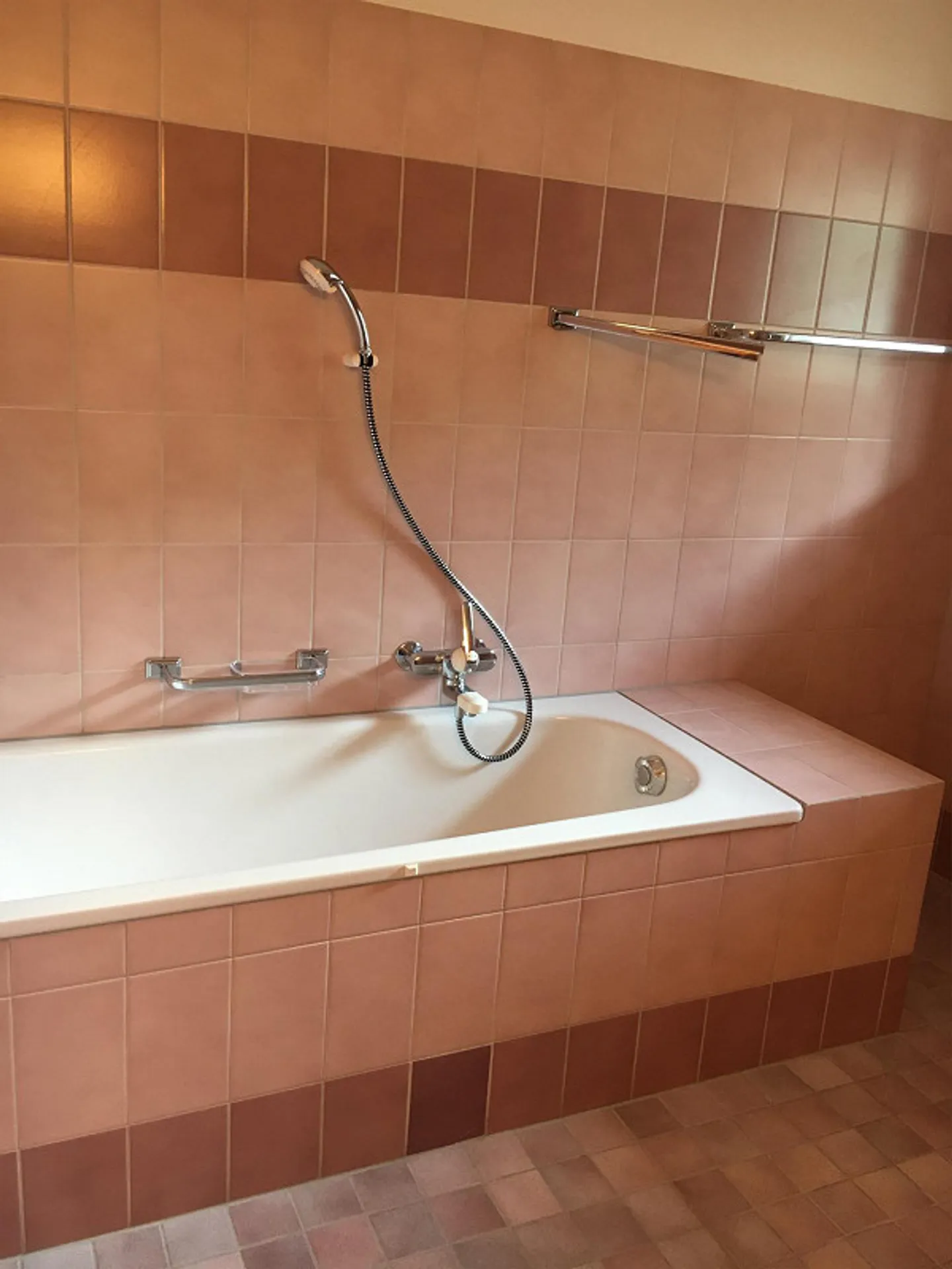 Appartamento affascinante con area salotto - Foto 9 di 12