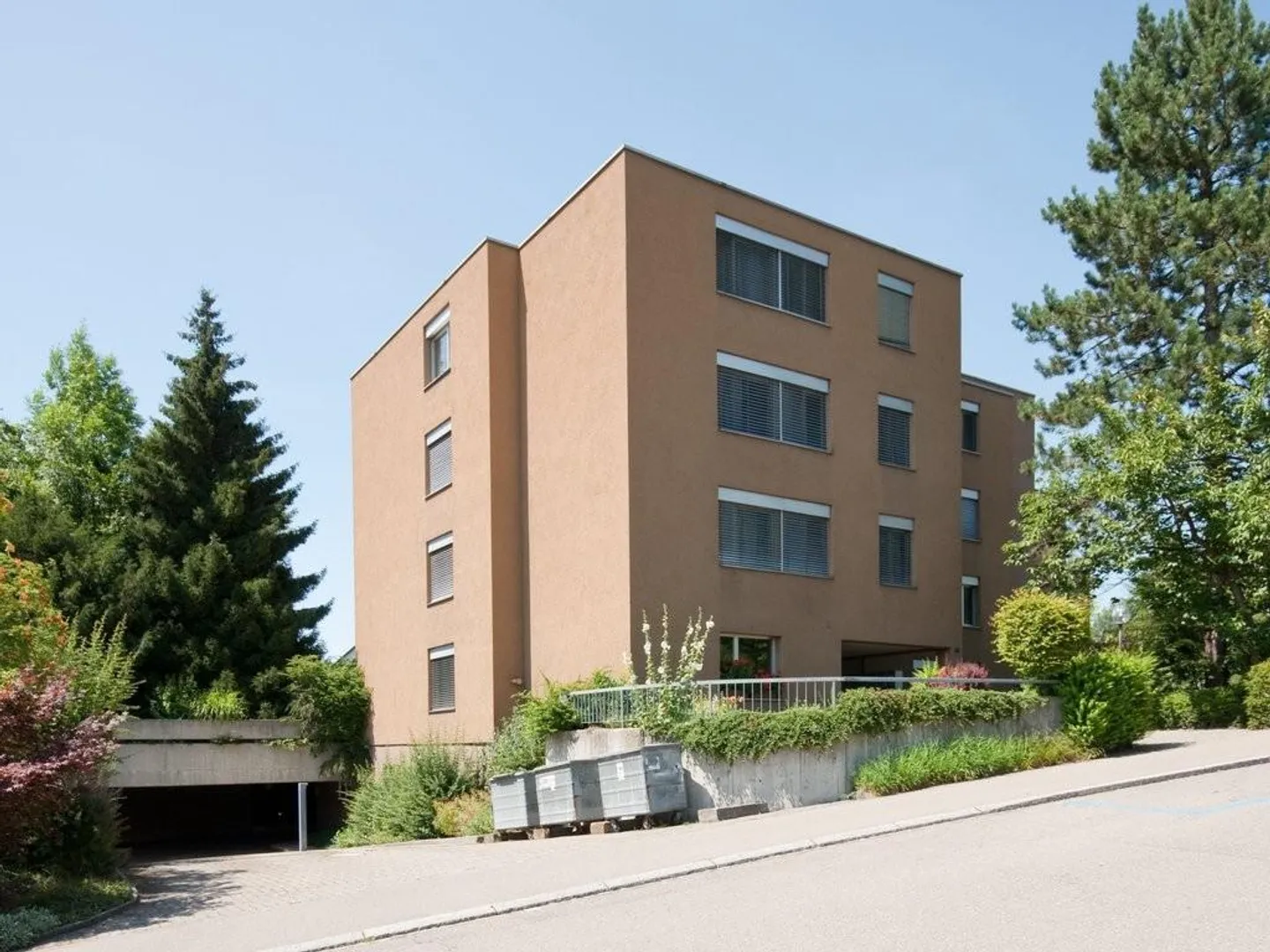 Garagenstellplatz in Bassersdorf - Foto 1 von 4