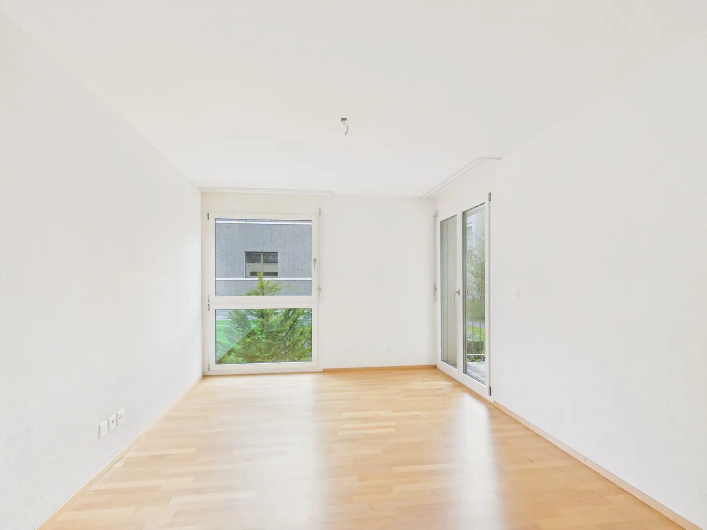Modern, light-flooded 3.5-room apartment with 2 balconies - Photo 5 of 15