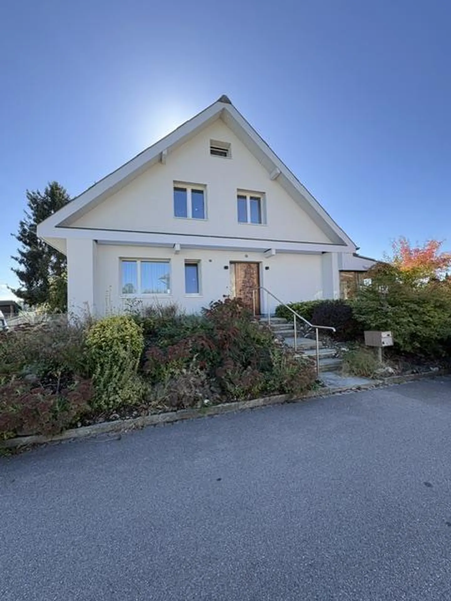 EFH - Foto 1 di 17