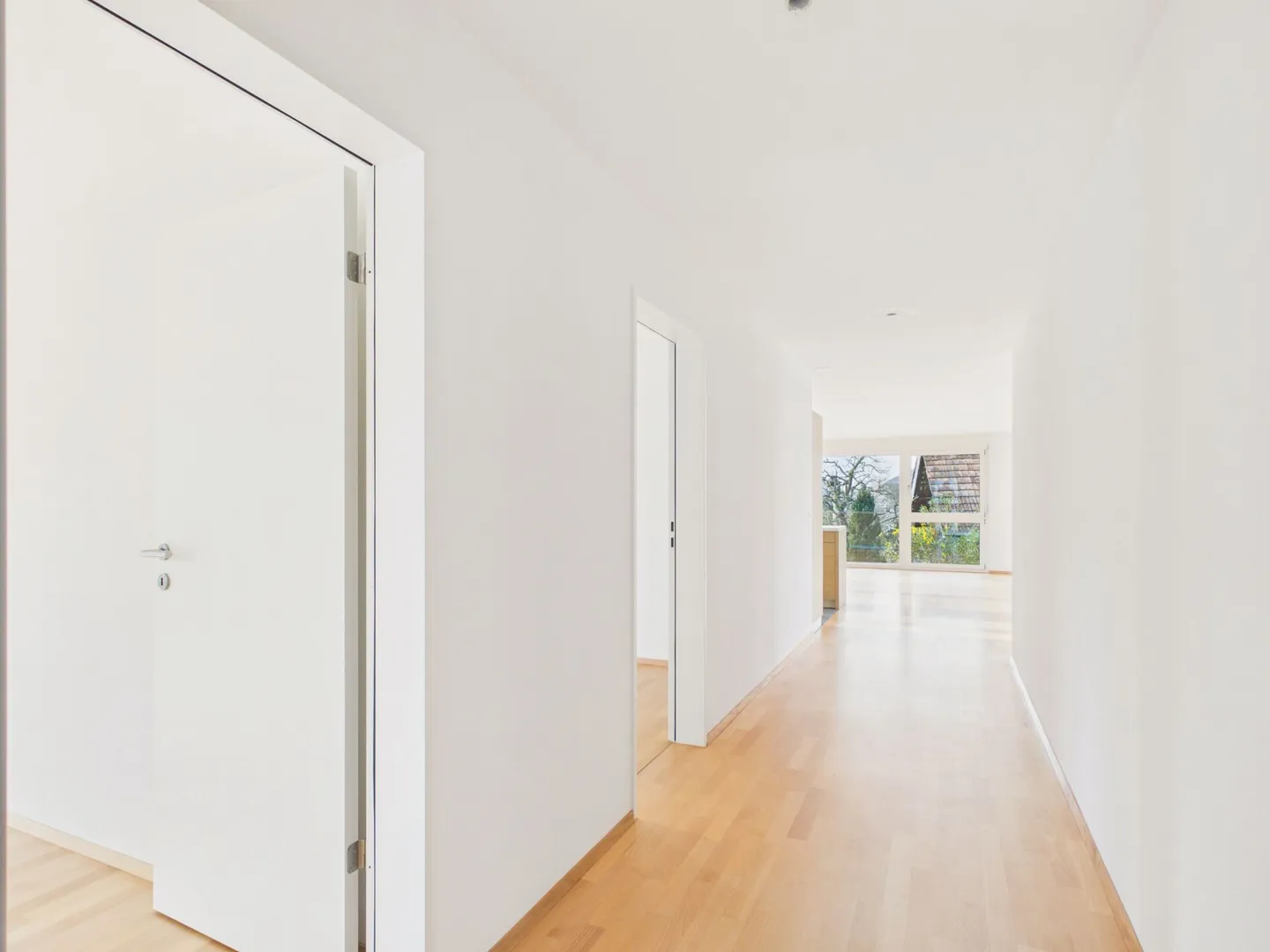 Modern, light-flooded 3.5-room apartment with 2 balconies - Photo 11 of 15
