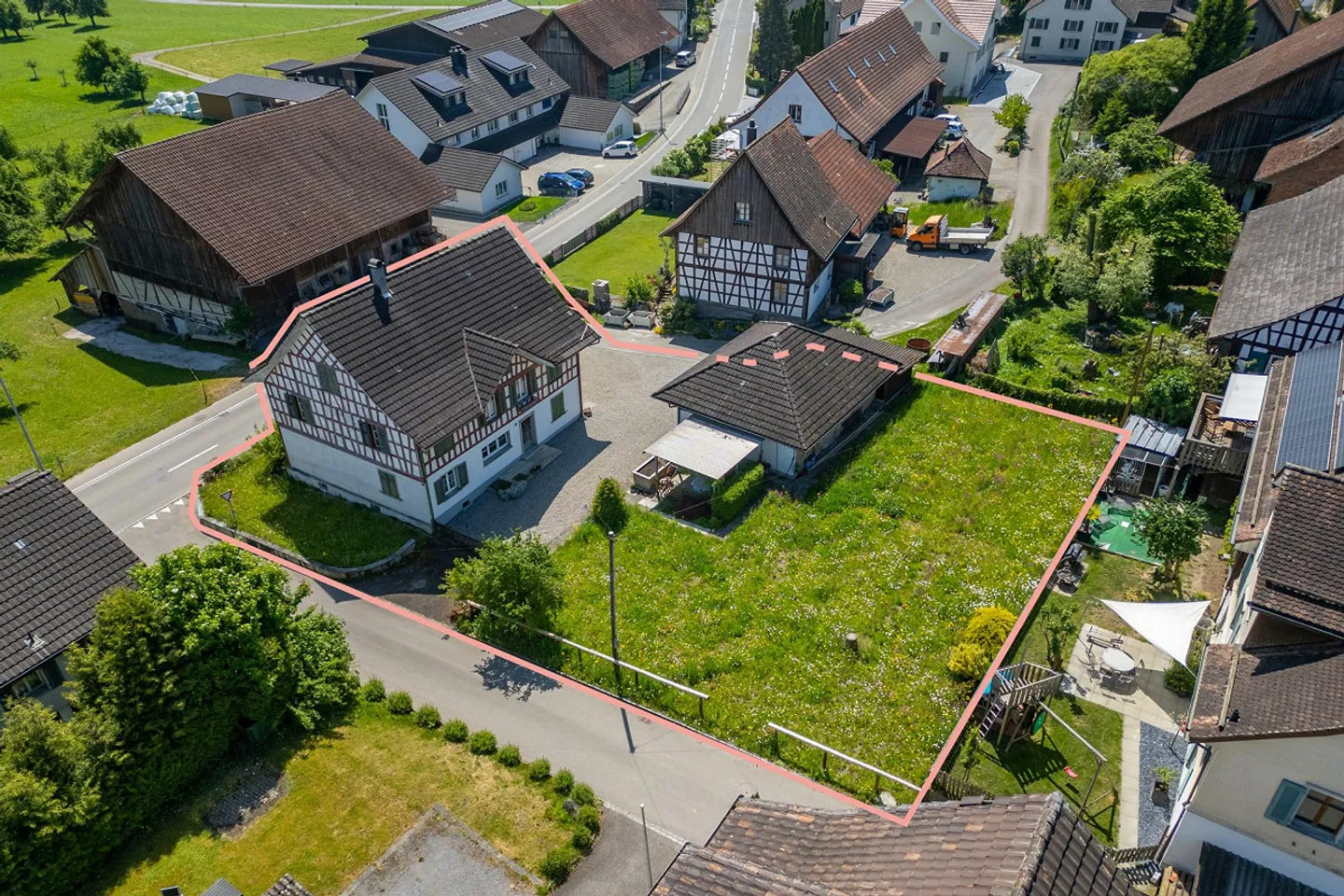 Charmantes Riegelhaus mit Garten - Foto 3 von 26
