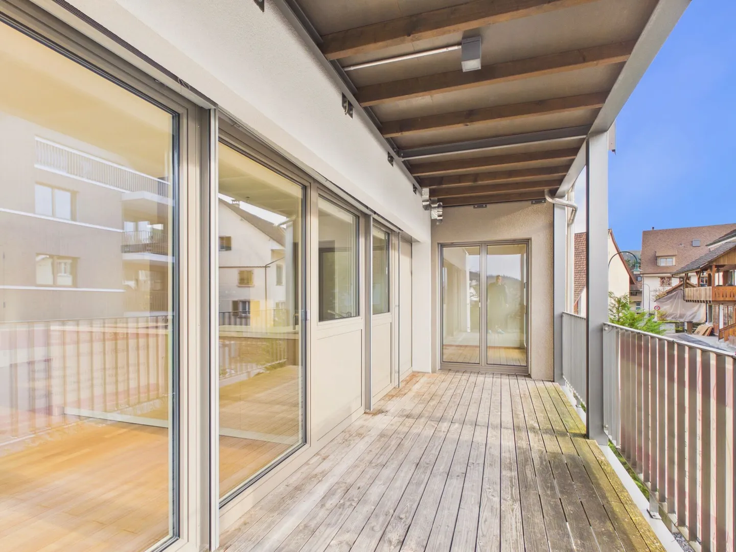 Modern, light-flooded 3.5-room apartment with 2 balconies - Photo 13 of 15