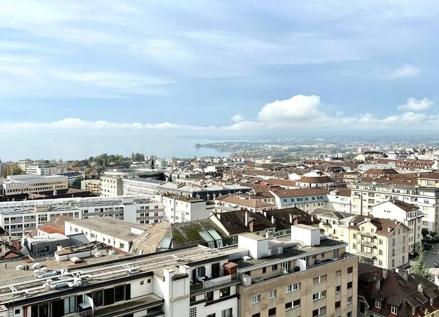 5 pièces en duplex avec une vue imprenable, au coeur de la ville - Photo 1 sur 9