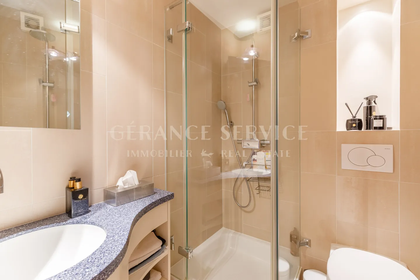 Dauphin 8 - Foto 14 von 32