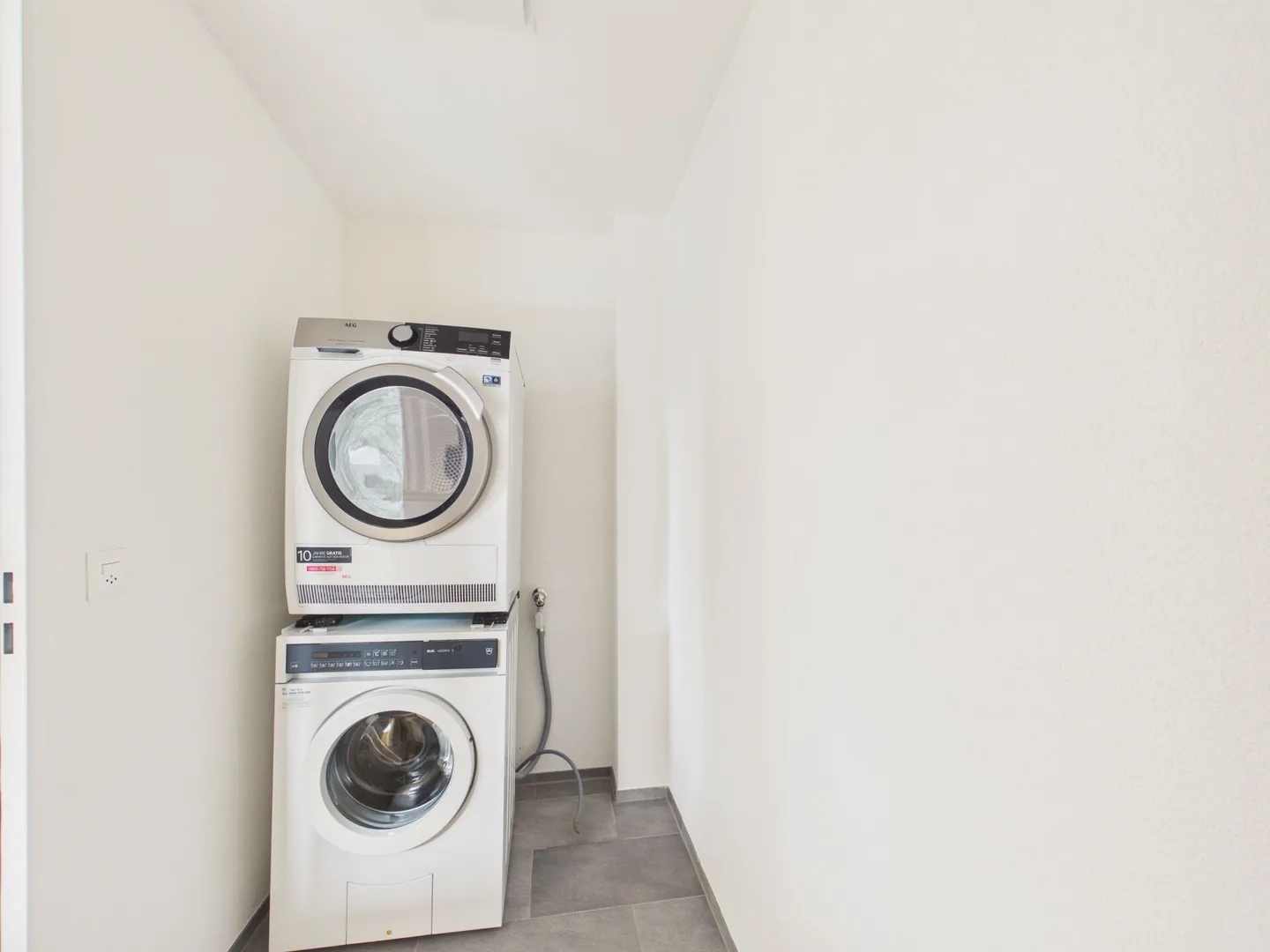 Modern, light-flooded 3.5-room apartment with 2 balconies - Photo 14 of 15