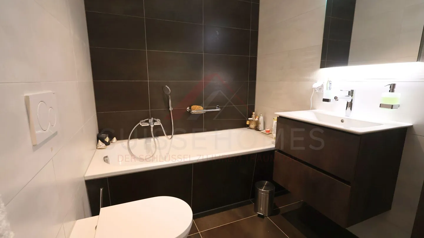 Opportunité rare sur le marché - appartement de 3.5 pièces avec vaste jardin pri - Photo 8 of 11