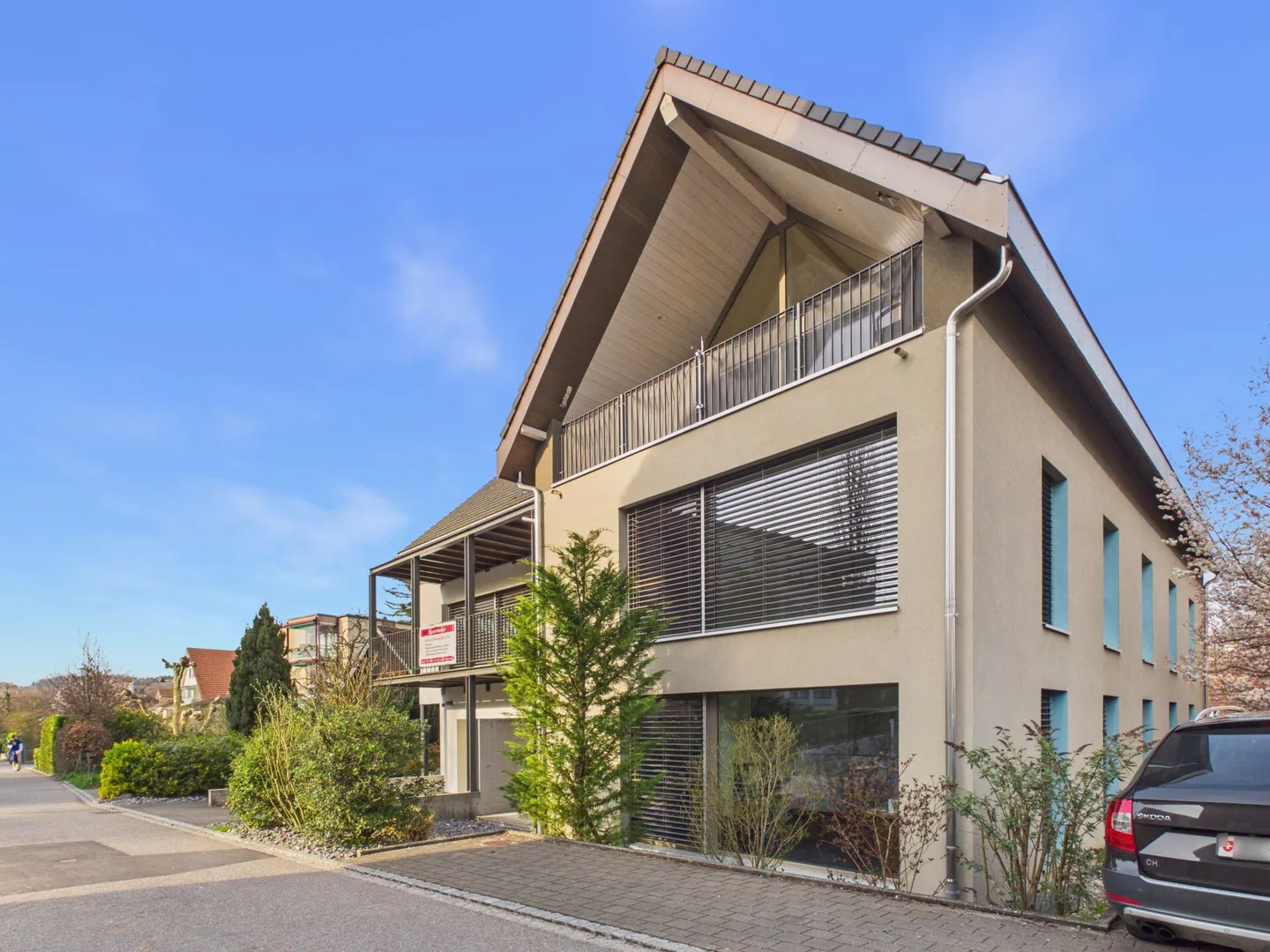 Modern, light-flooded 3.5-room apartment with 2 balconies - Photo 15 of 15