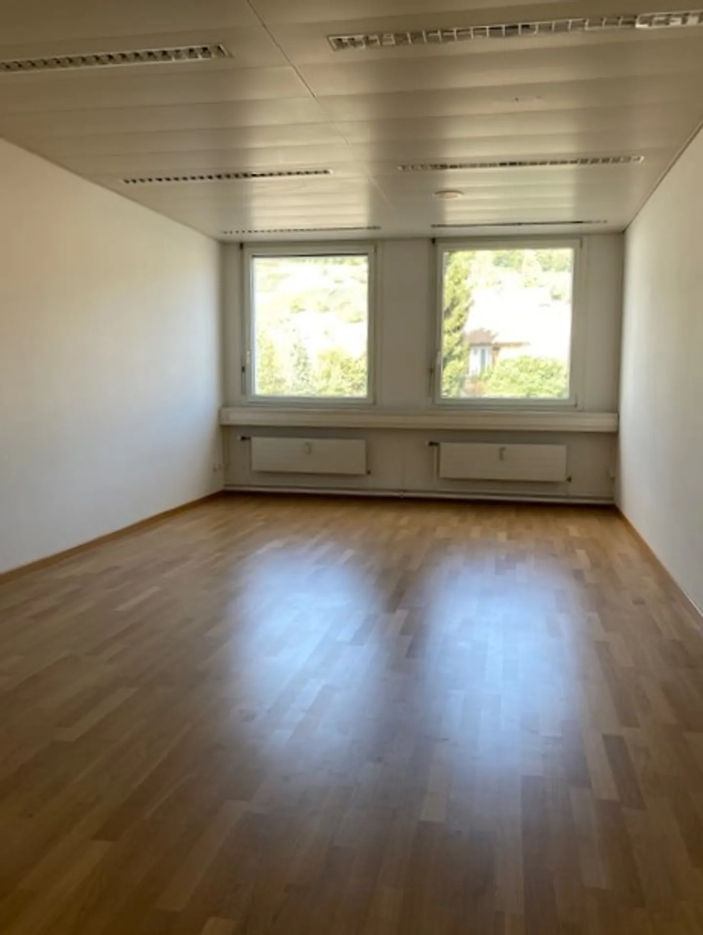 We have small offices. Choose for yourself! - Photo 3 of 5