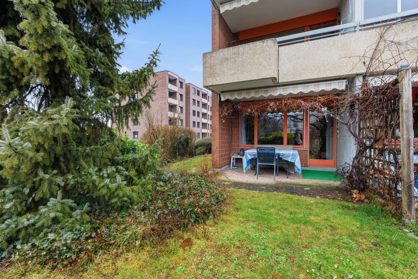 4.5 Z' Garden Apartment - Cozy, Family-Friendly and Central - Photo 10 of 11