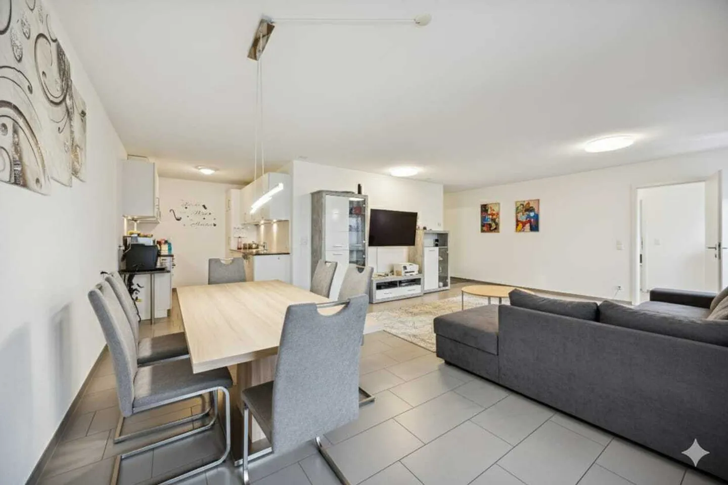 Helle 3.5-Zimmer-Wohnung mit Terrasse - Foto 3 von 13